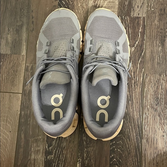 Womens On Running (on cloud). Small size 7. Pink and gray. - Picture 5 of 7